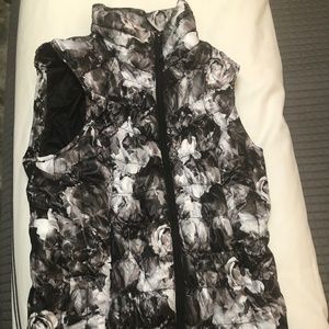 Betsy Johnson Performance Ruched Floral Vest